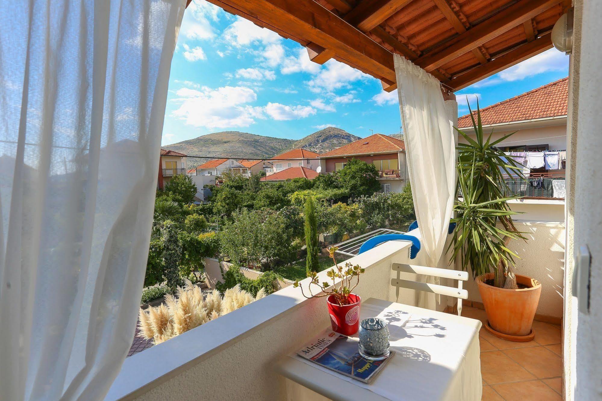 Apartments & Rooms Buble Trogir Extérieur photo