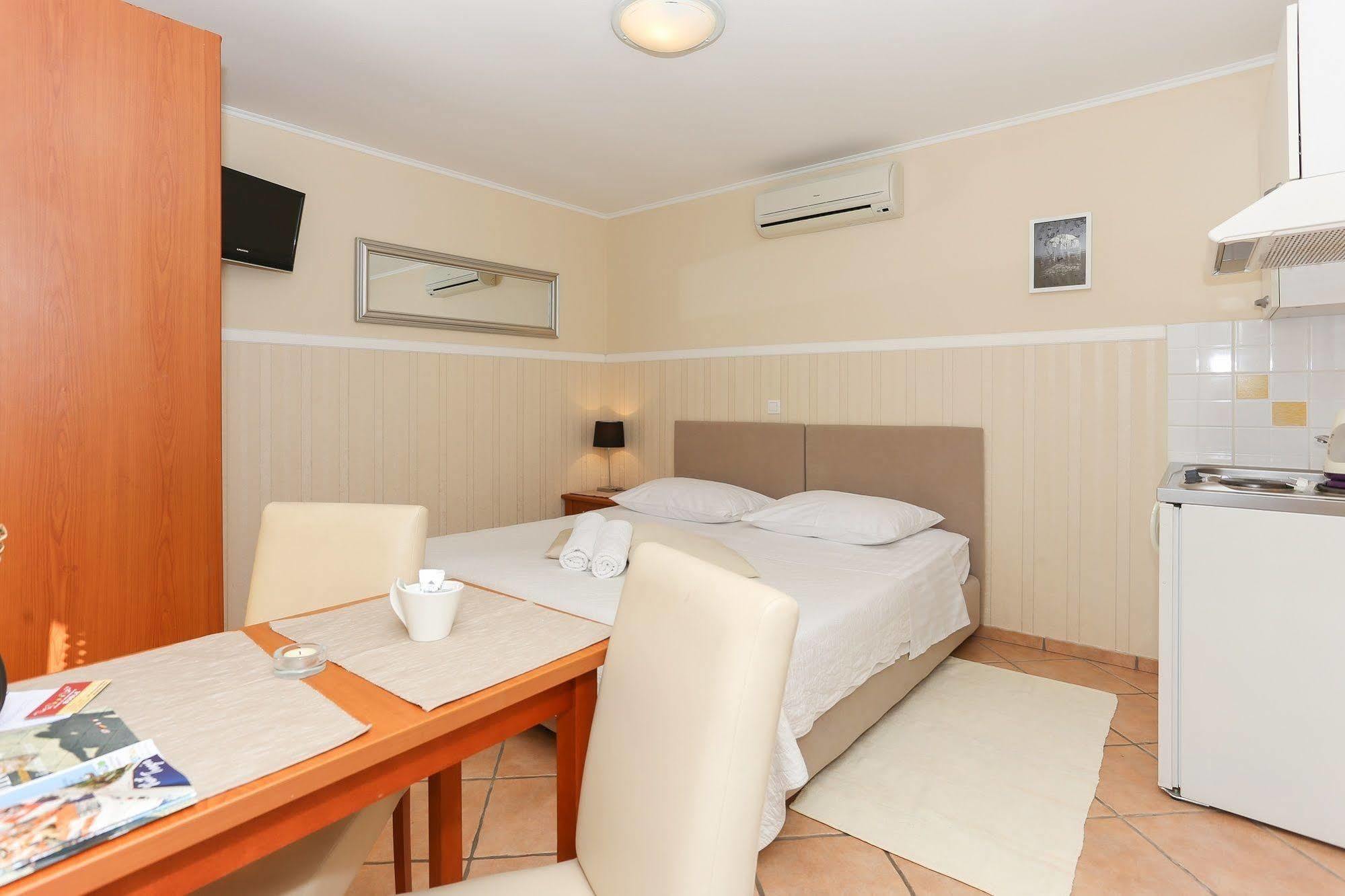 Apartments & Rooms Buble Trogir Extérieur photo